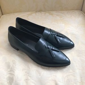 NWT Never worn Ecco Loafers